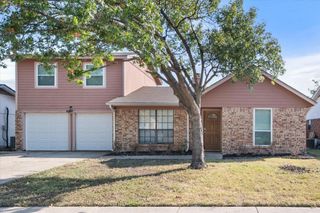 8036 Berrybrook Drive, Watauga, TX 76148