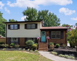 2213 Milton Road, Charlotte, NC 28215