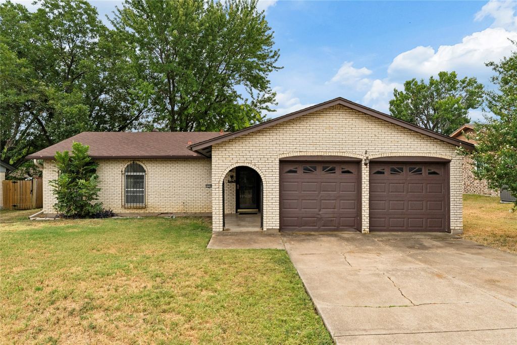 1710 Carla Avenue, Arlington, TX 76014 — exterior