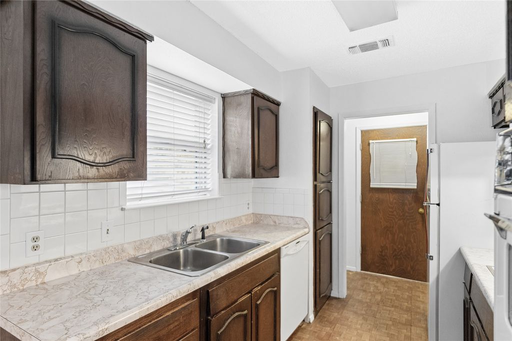1710 Carla Avenue, Arlington, TX 76014 — photo 4