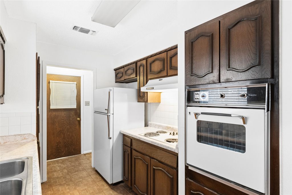 1710 Carla Avenue, Arlington, TX 76014 — photo 5