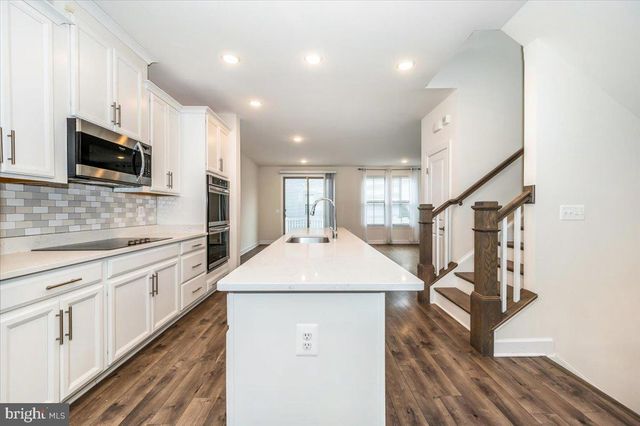 45366 DAVENO SQ, Sterling, VA 20164