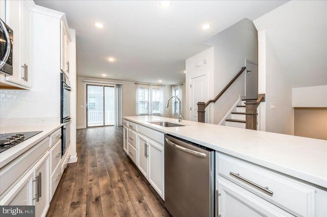 45366 DAVENO SQ, Sterling, VA 20164