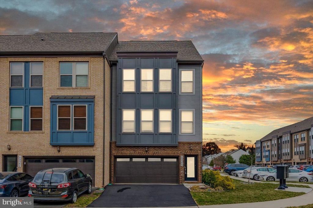 45366 DAVENO SQ, Sterling, VA 20164