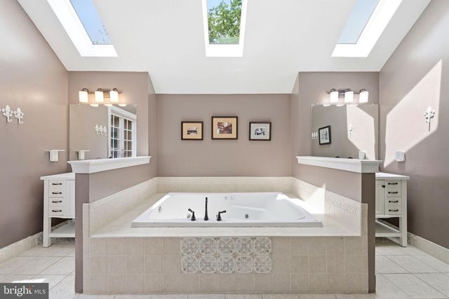 3219 GREYSTONE, Garnet Valley, PA 19060