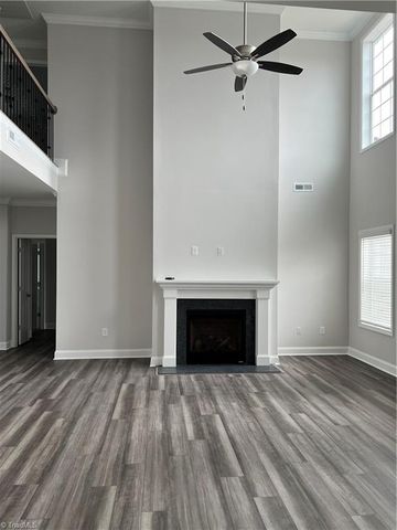 1096 Hollow Creek Lane 16, Kernersville, NC 27284