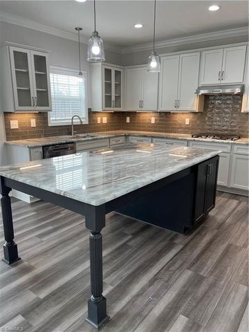 1096 Hollow Creek Lane 16, Kernersville, NC 27284