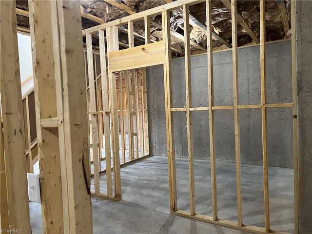 1096 Hollow Creek Lane 16, Kernersville, NC 27284