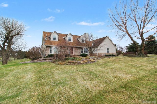 5744 Hidden Lane Court, White Lake Charter Township, MI 48383