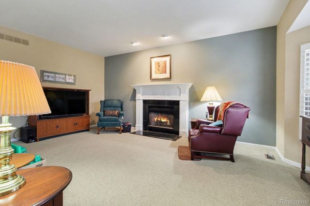 5744 Hidden Lane Court, White Lake Charter Township, MI 48383