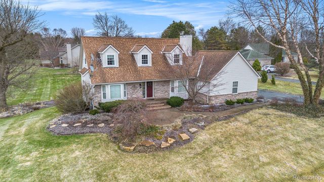 5744 Hidden Lane Court, White Lake Charter Township, MI 48383