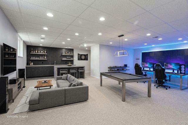 5744 Hidden Lane Court, White Lake Charter Township, MI 48383