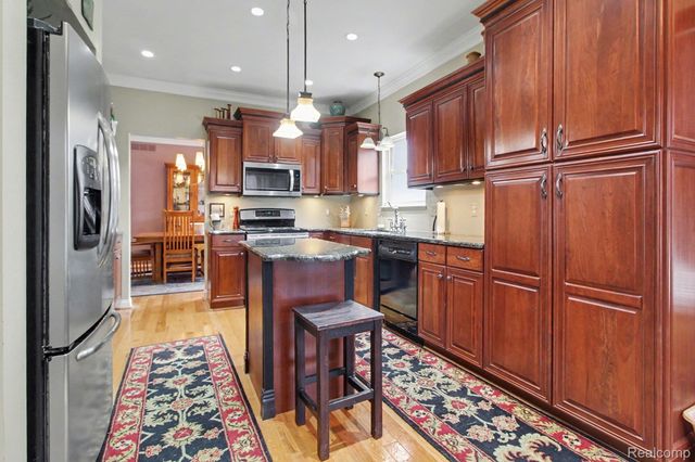 5744 Hidden Lane Court, White Lake Charter Township, MI 48383