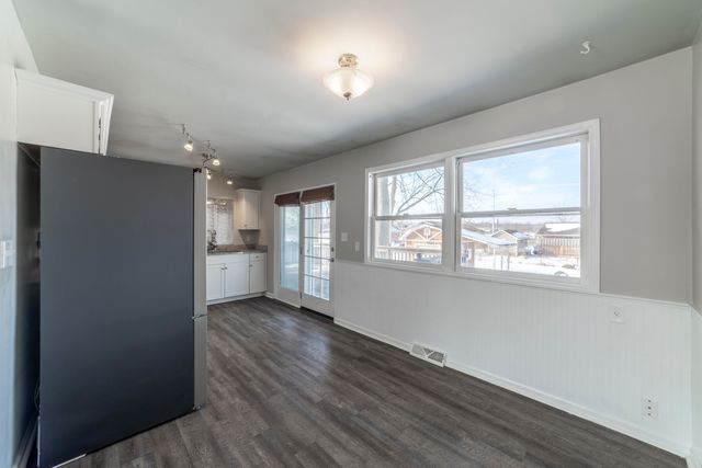 215 Crestwood Drive, Michigan City, IN 46360