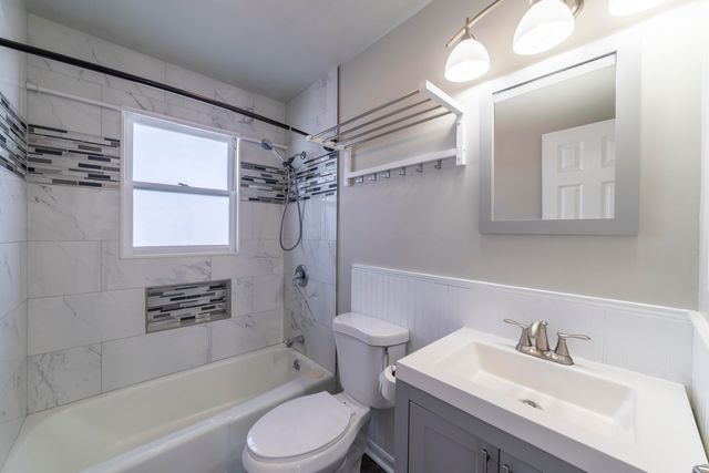 215 Crestwood Drive, Michigan City, IN 46360