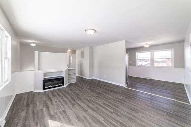 215 Crestwood Drive, Michigan City, IN 46360