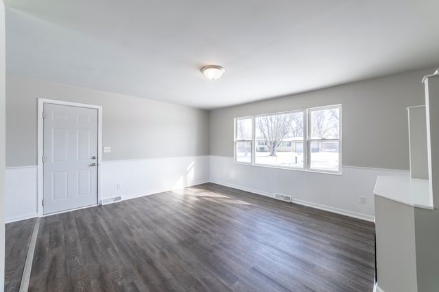 215 Crestwood Drive, Michigan City, IN 46360