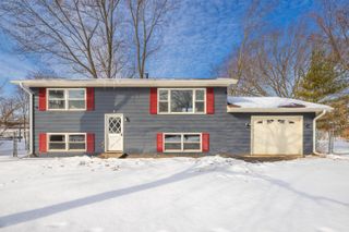 215 Crestwood Drive, Michigan City, IN 46360