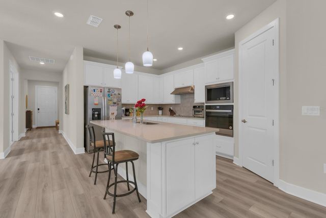 13031 SKYWAY LANE, Orlando, FL 32828