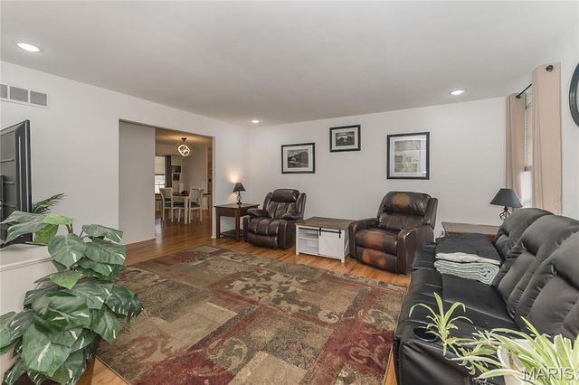 4337 Varano Drive, Florissant, MO 63033