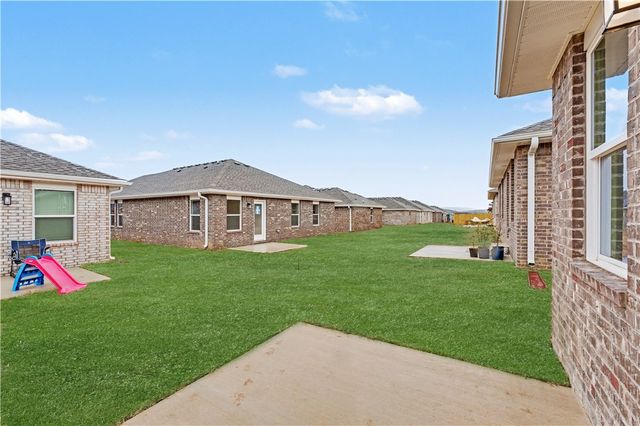 631 Kendra Street, Prairie Grove, AR 72753
