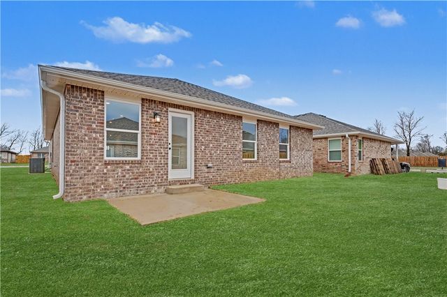 631 Kendra Street, Prairie Grove, AR 72753