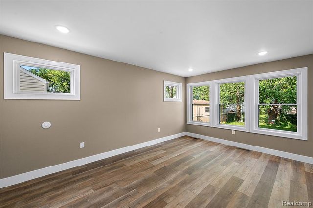 23376 Vassar Avenue, Hazel Park, MI 48030