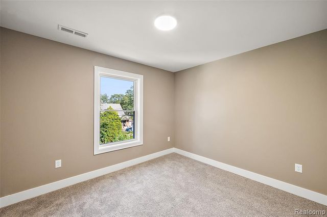 23376 Vassar Avenue, Hazel Park, MI 48030
