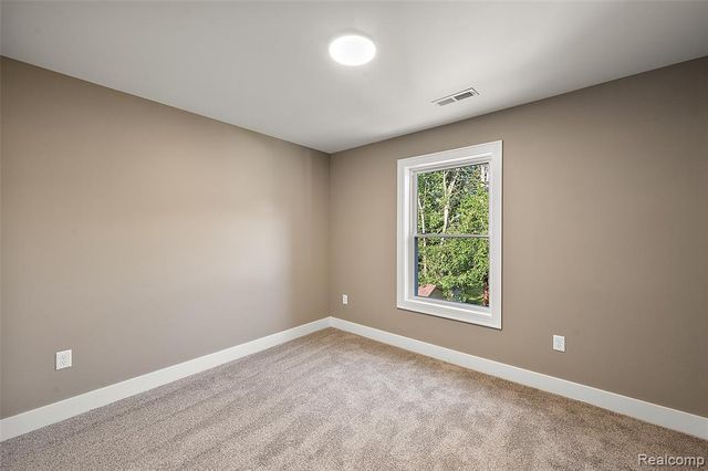 23376 Vassar Avenue, Hazel Park, MI 48030