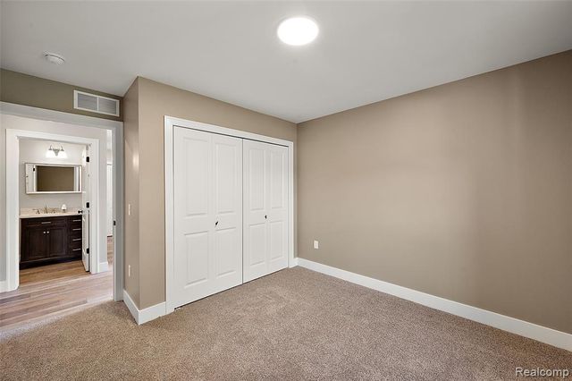 23376 Vassar Avenue, Hazel Park, MI 48030