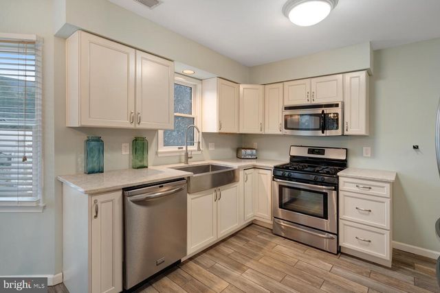 223 SERPENT LANE, Manahawkin, NJ 08050