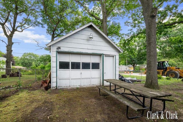 2044 Wood Street, Muskegon Heights City, MI 49444