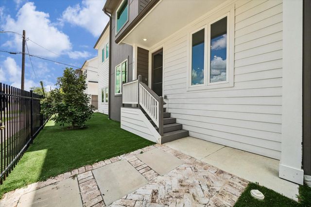 3827 Arlington Street, Houston, TX 77018
