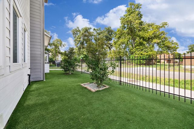 3827 Arlington Street, Houston, TX 77018