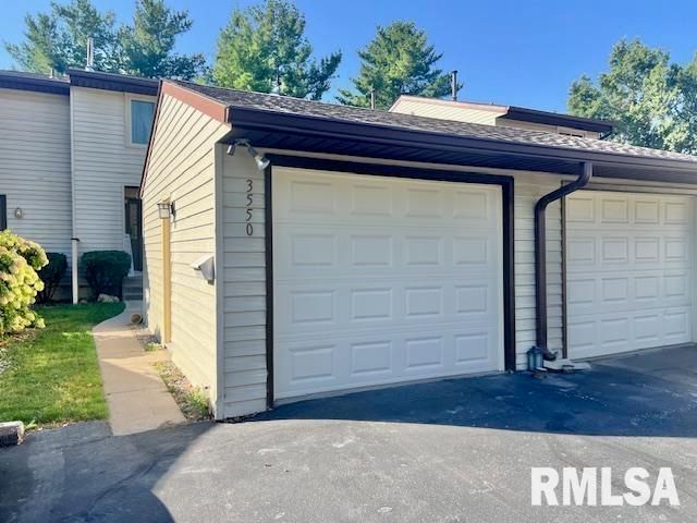 3550 DEVILS GLEN Road, Bettendorf, IA 52722