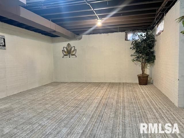 3550 DEVILS GLEN Road, Bettendorf, IA 52722