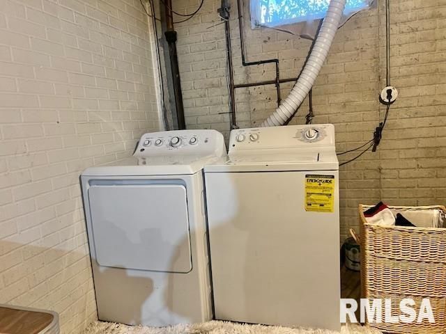 3550 DEVILS GLEN Road, Bettendorf, IA 52722