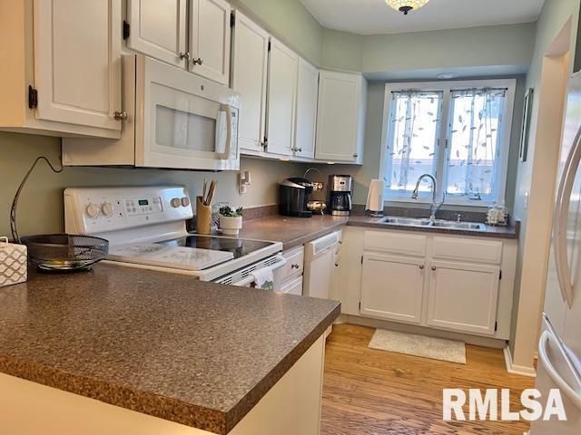 3550 DEVILS GLEN Road, Bettendorf, IA 52722