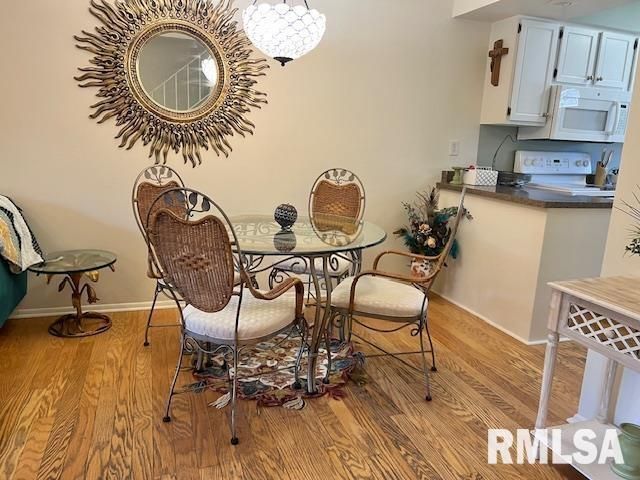 3550 DEVILS GLEN Road, Bettendorf, IA 52722