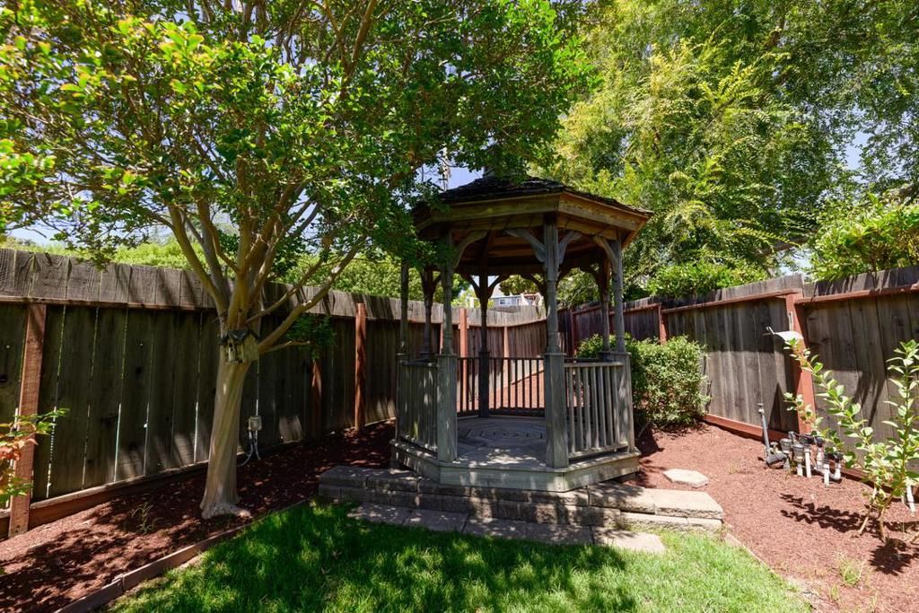Image 111 of property listing at 14 Purple Hills Court, Scotts Valley, CA 95066