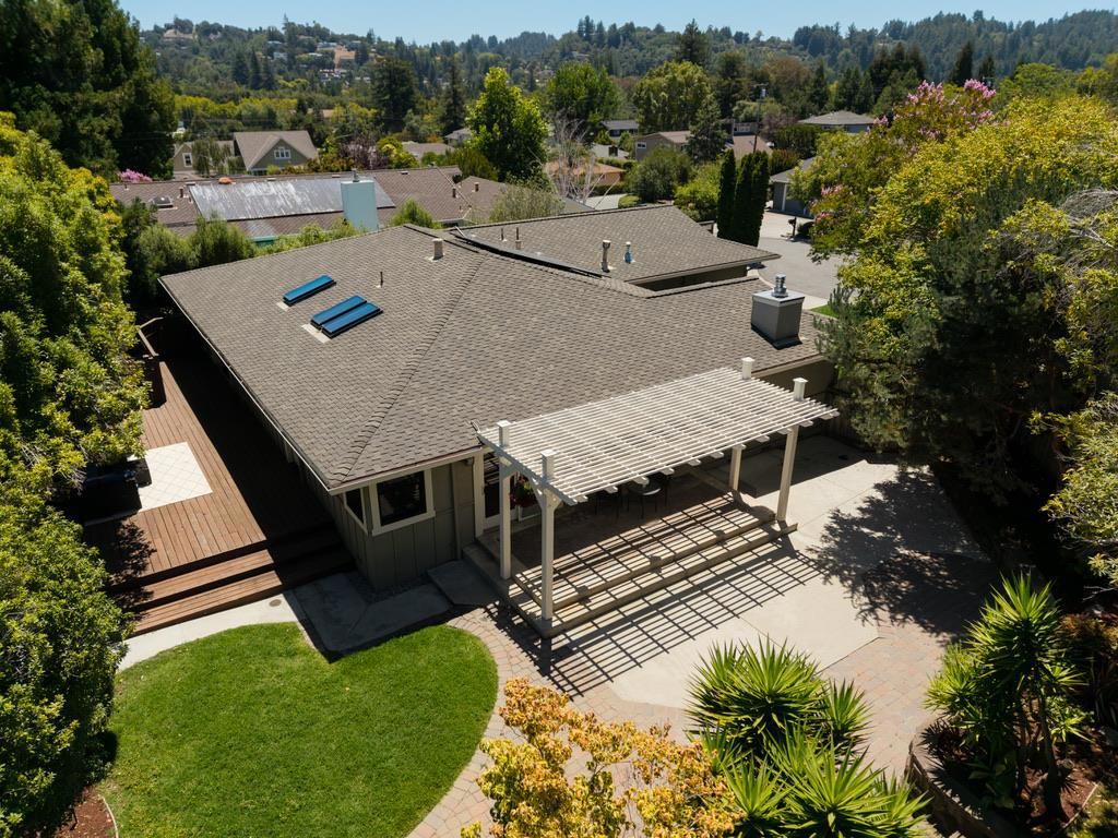 Image 113 of property listing at 14 Purple Hills Court, Scotts Valley, CA 95066