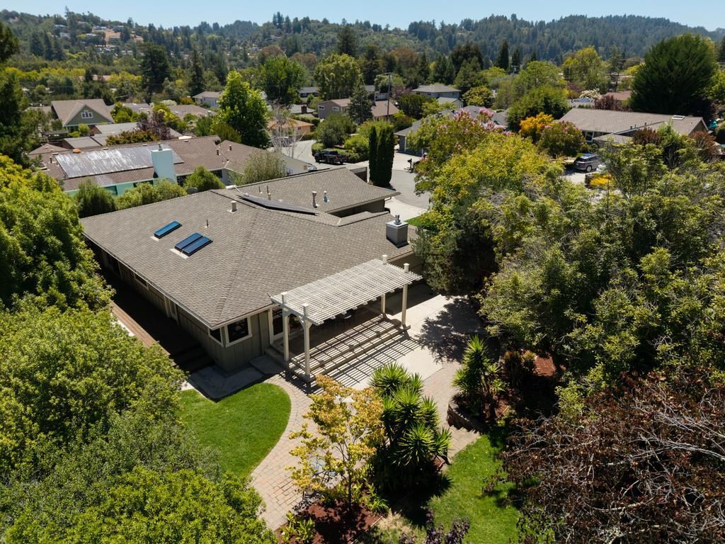 Image 114 of property listing at 14 Purple Hills Court, Scotts Valley, CA 95066