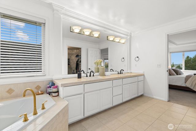 35204 SE Augusta Place, Snoqualmie, WA 98065