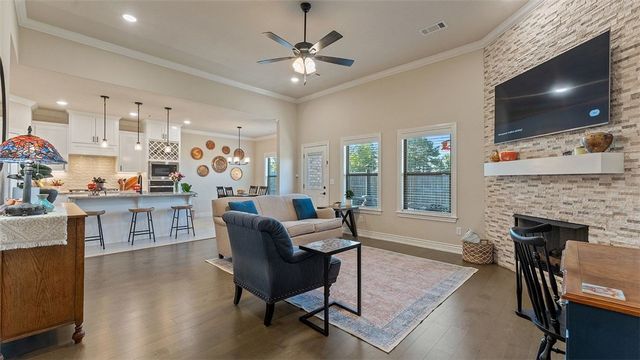 7300 SW Walnut Grove, Bentonville, AR 72713