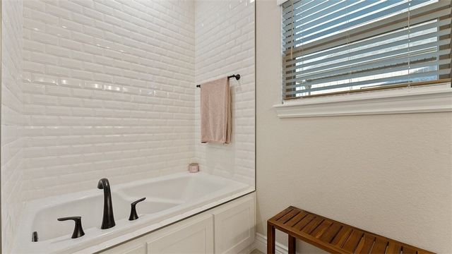 7300 SW Walnut Grove, Bentonville, AR 72713