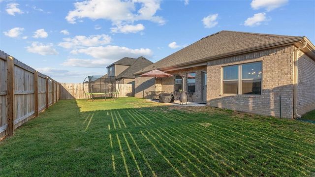 7300 SW Walnut Grove, Bentonville, AR 72713