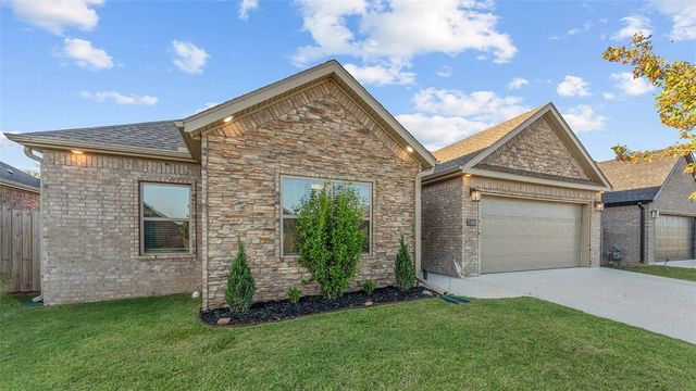 7300 SW Walnut Grove, Bentonville, AR 72713