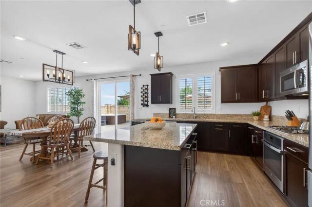 944 Half Moon Avenue, Redlands, CA 92374