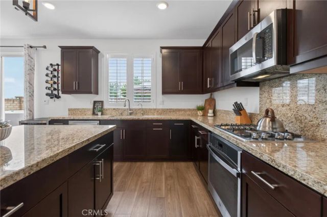 944 Half Moon Avenue, Redlands, CA 92374