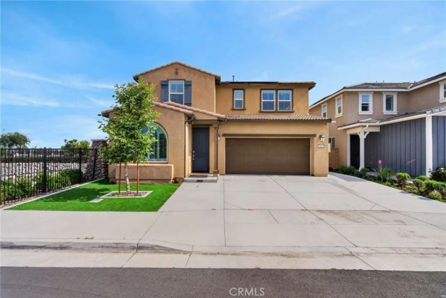 944 Half Moon Avenue, Redlands, CA 92374